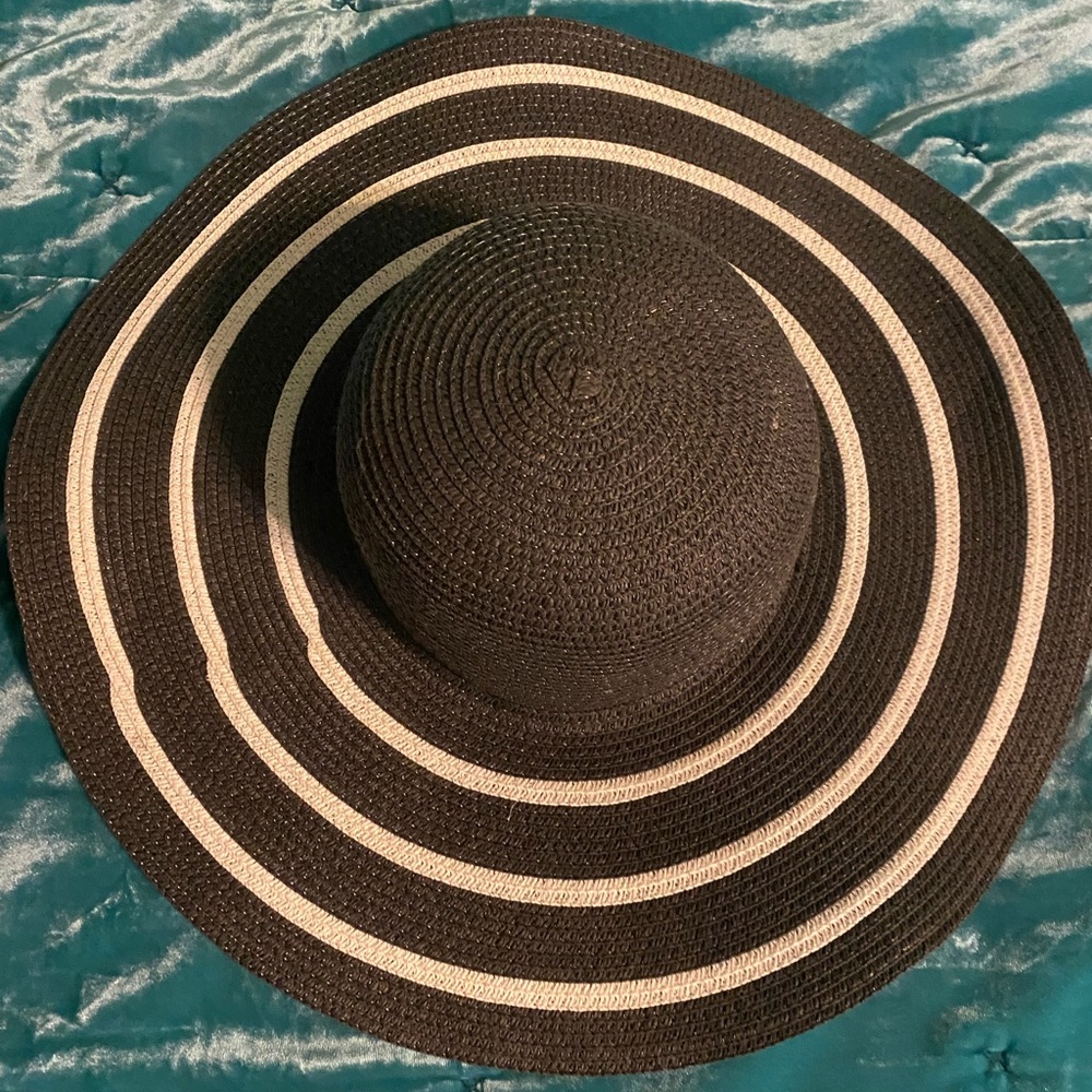 Floppy hat